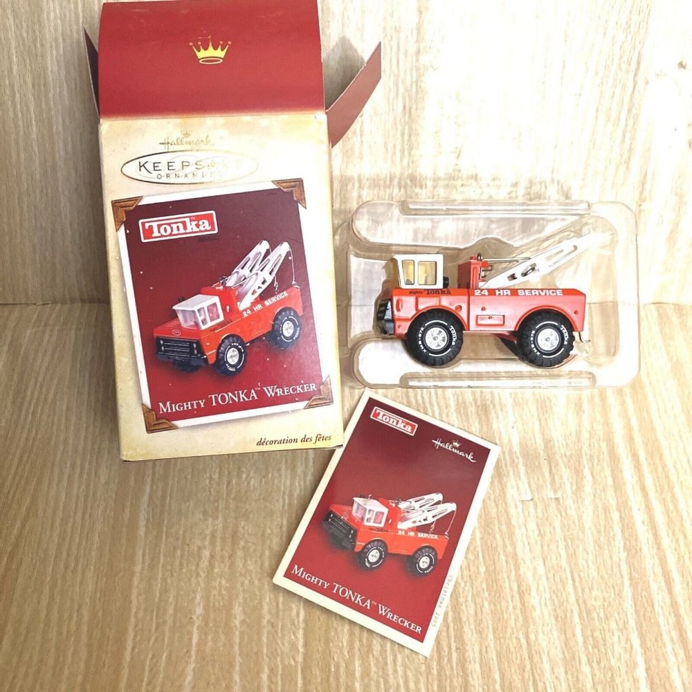 Hallmark 2005 Red Mighty Tonka‎ Wrecker Die-Cast Ornament
